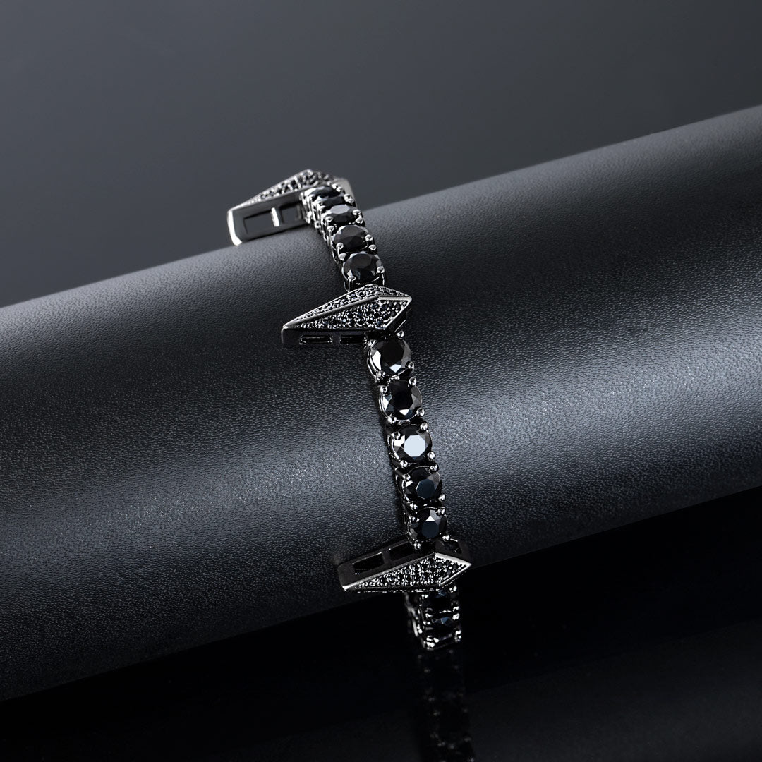 5mm Moissanite Fight Tooth and Claw Tennis Bracelet in Black Gold – Iced Out VVS Diamond-Look Statement Jewelry for Men & Women