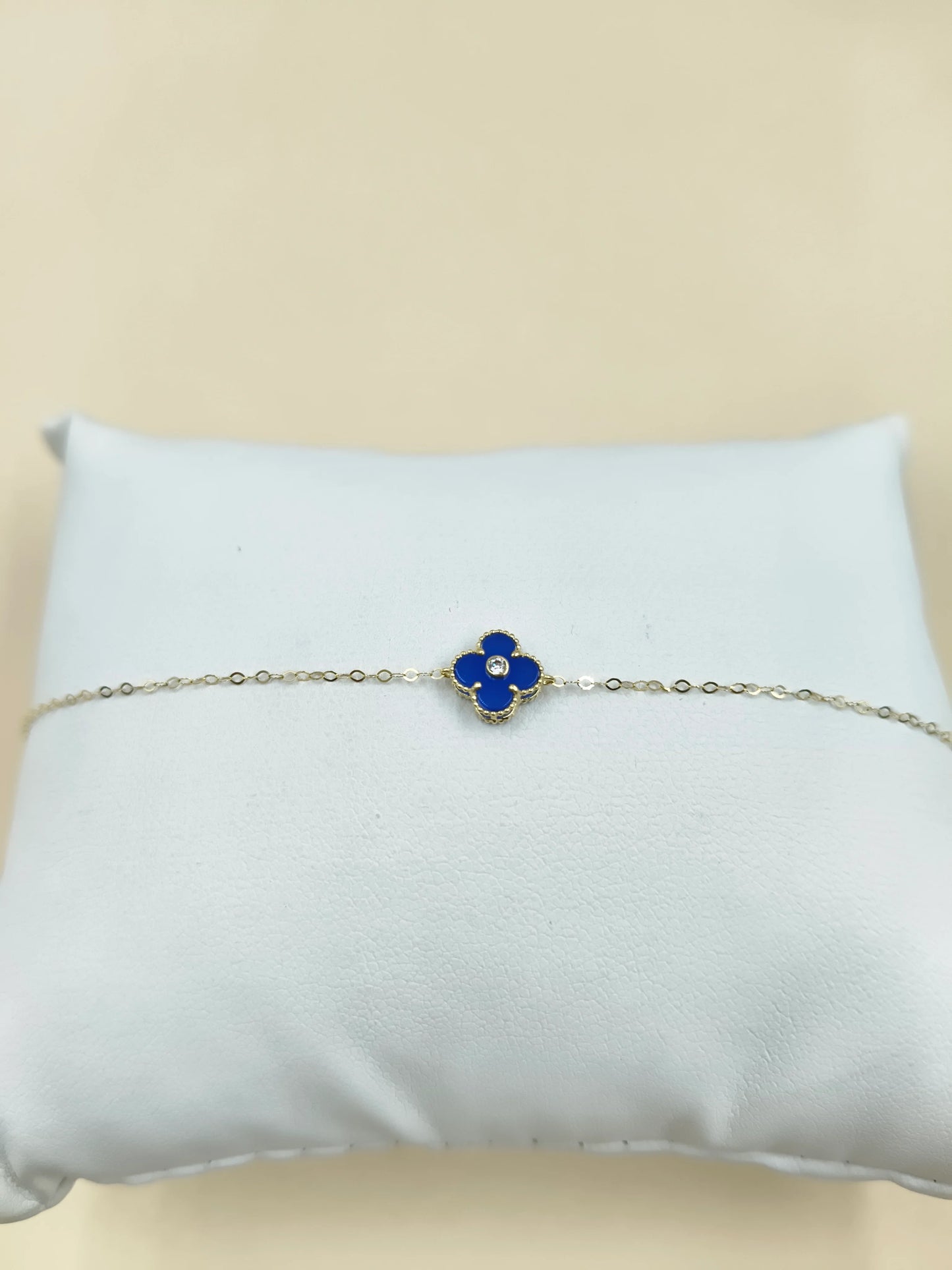 5.5mm Moissanite Royal Blue Clover Bracelet – VVS Diamond-Look Luxury Charm Jewelry for Women in Yellow, Rose & White Gold