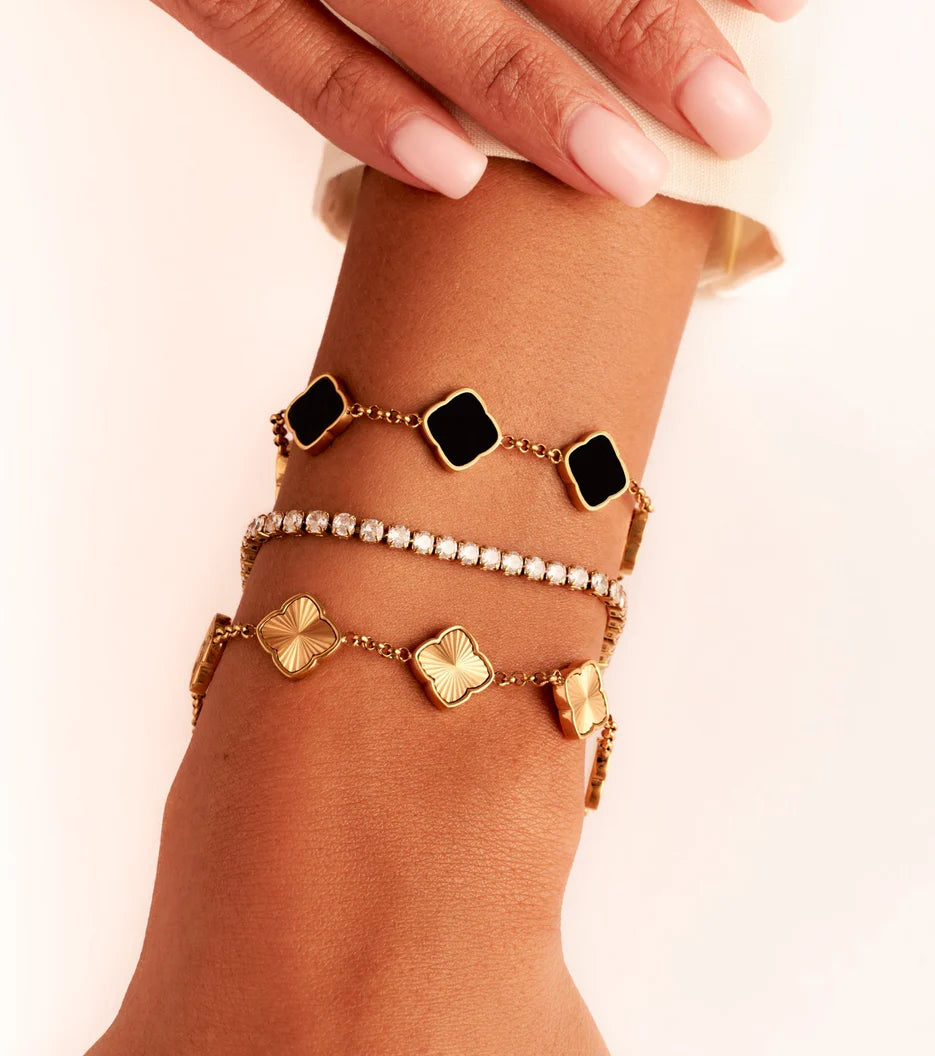 5mm Moissanite Textured Multi-Clover Bracelet in Gold – VVS Diamond-Look Lucky Charm Jewelry for Women in Yellow, Rose & White Gold