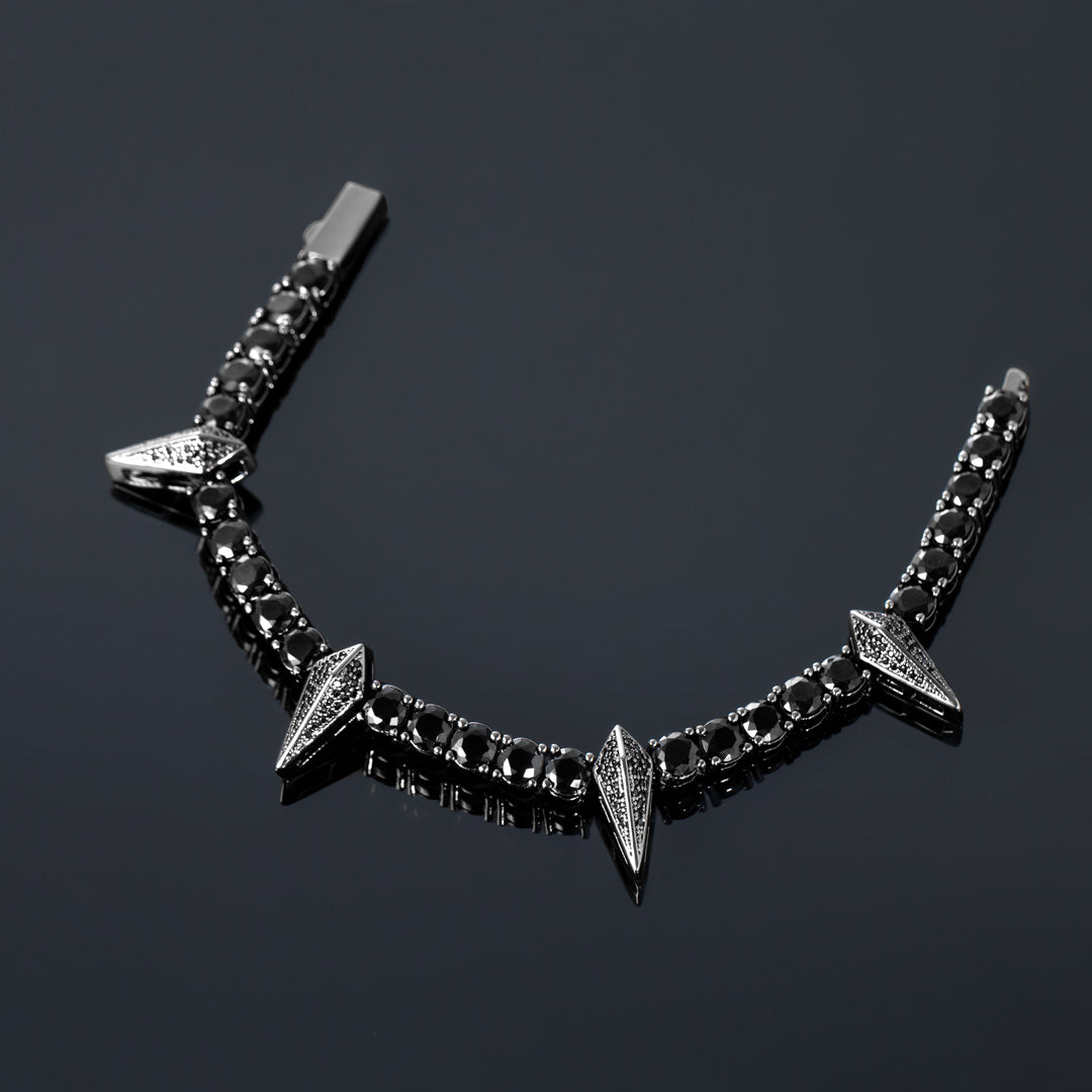 5mm Moissanite Fight Tooth and Claw Tennis Bracelet in Black Gold – Iced Out VVS Diamond-Look Statement Jewelry for Men & Women