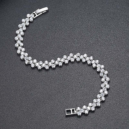 5MM"Moissanite Round Cut Heart Tennis Bracelet in White Gold – Iced Out VVS Diamond-Look Luxury Jewelry for Women"
