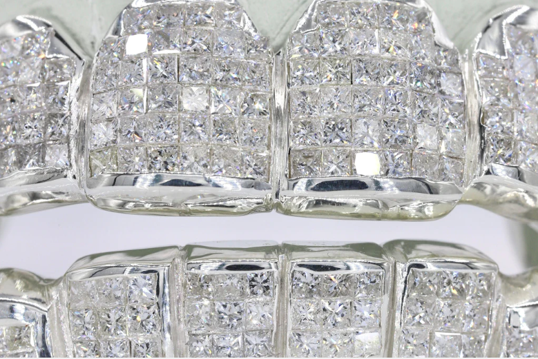 VVS Moissanite , Starling Silver ,White Gold plated,8 Top and Bottom Grillz by diamond grillz VVS Grillz