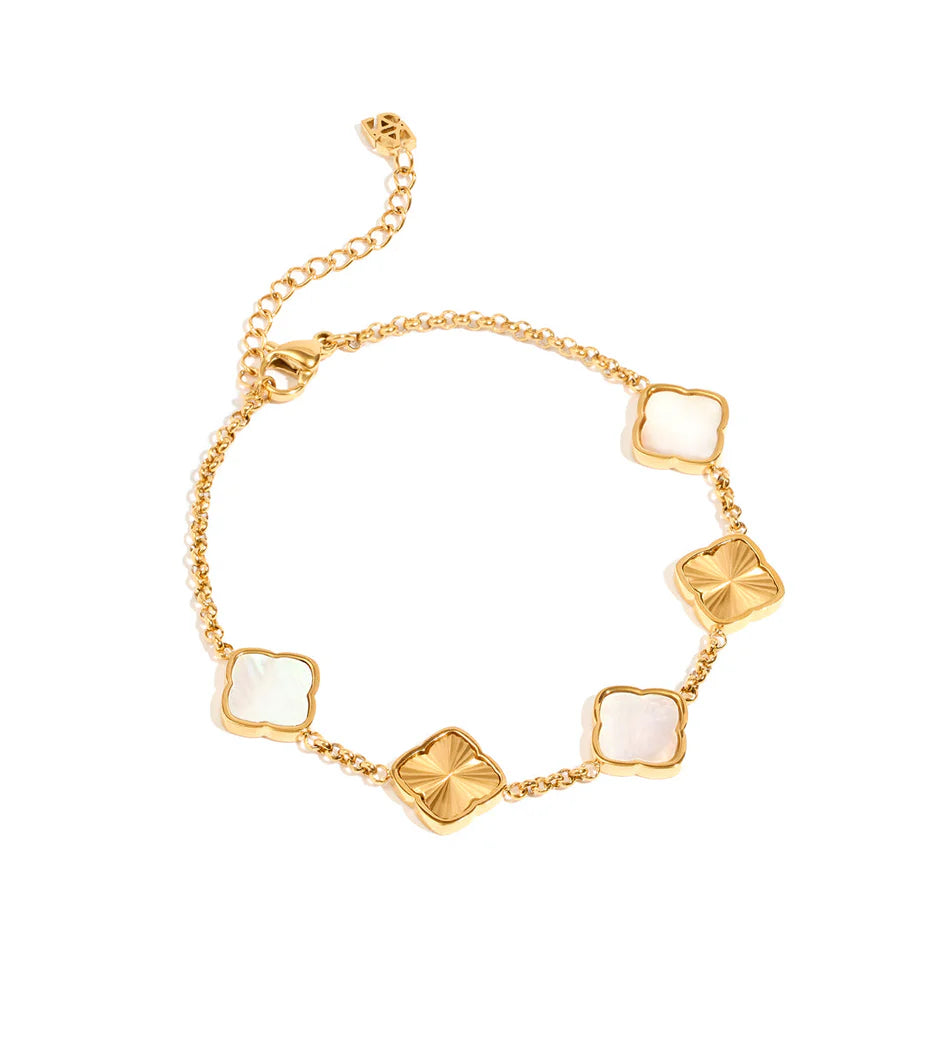 5mm Moissanite Pearl & Fluted Clover Bracelet in Gold – VVS Diamond-Look Elegant Charm Jewelry for Women in Yellow, Rose & White Gold Finishes