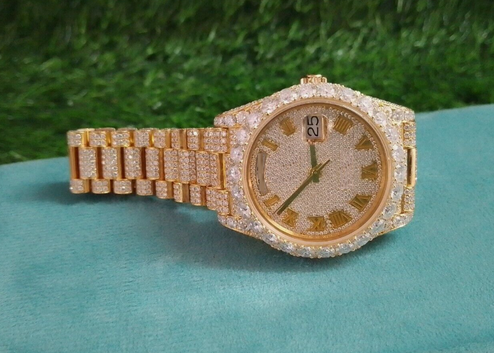 MW  Classic Roman Dial Iced Out VVS Moissanite Stainless Steel  Diamond Hip Hop Bust Down Watch  Studded Watch Automatic Movement Watch Fully Iced out Watch MW_R1022