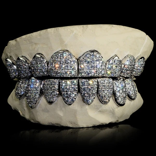 Iced VVS Moissanite Grillz (Straight Setting)