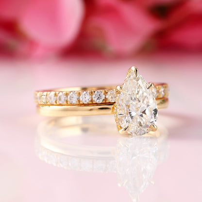 "Pear Cut Moissanite Solitaire Ring Set – VVS D-Color 925 Sterling Silver Bridal Engagement Jewelry for Women"
